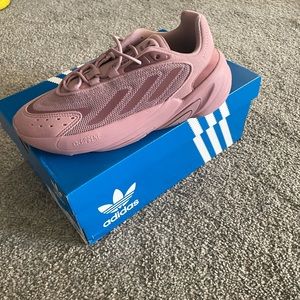 New adidas ozelia mauve